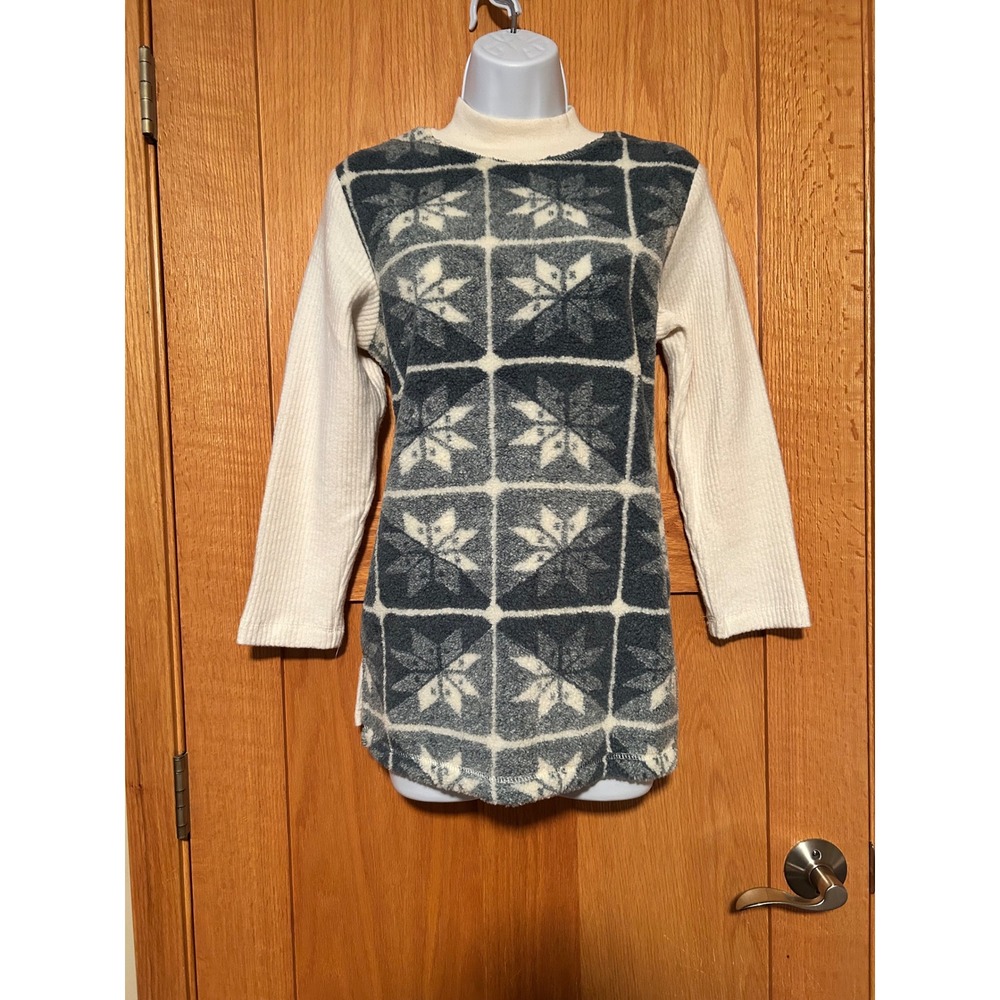 NEW Vintage Petite Sophisticate Blue White Snowflake Fleece Mock Neck Sweater